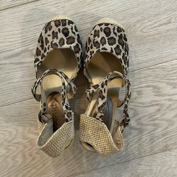 Coconuts size 7.5 leopard print wedges. - Picture 1 of 6